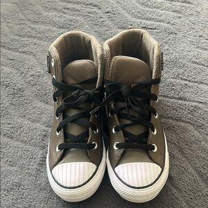 NWOT Converse Brown High-Top Sneakers Classic Design